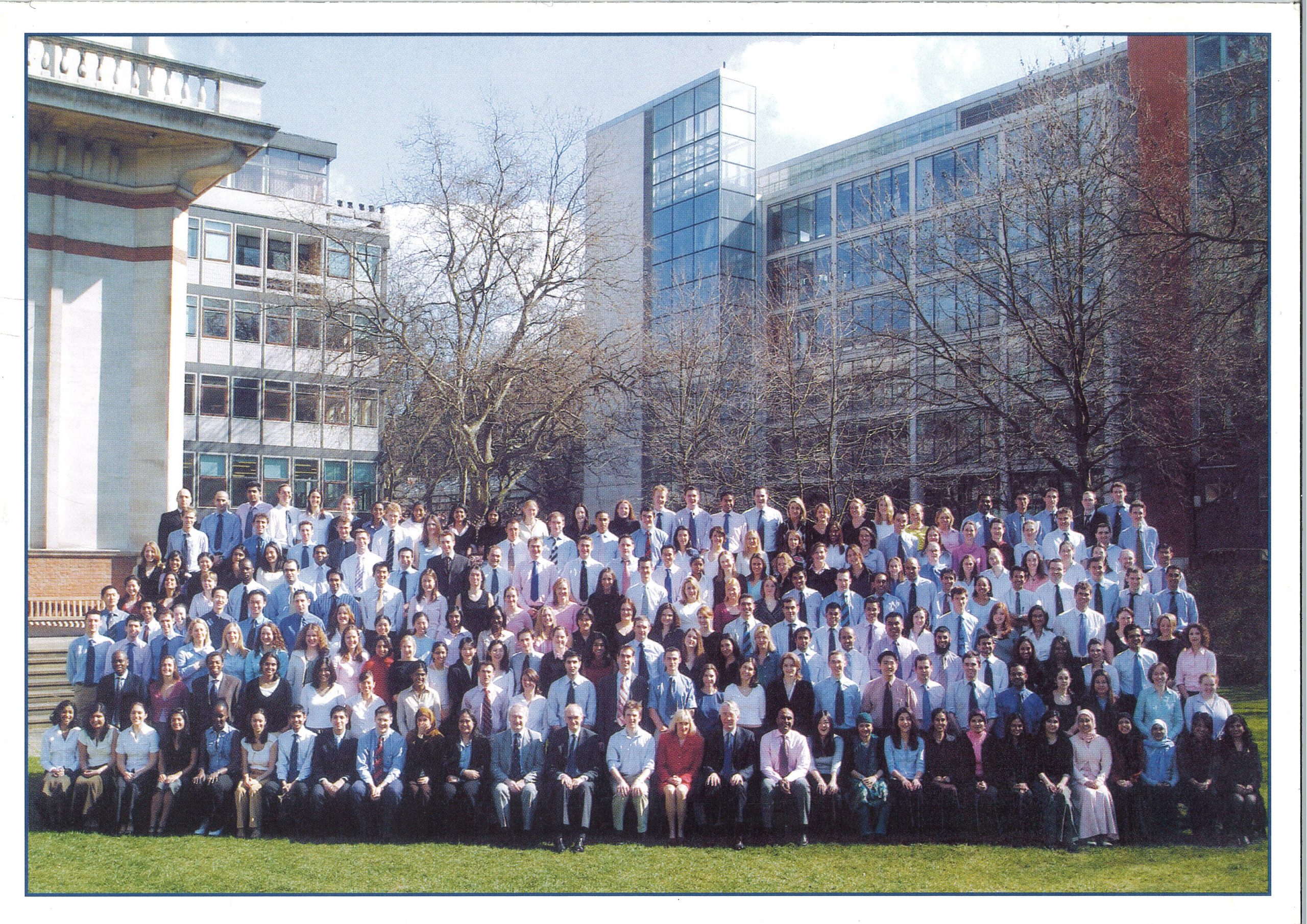 Year Photo 2004 alternate scan Class of 2004